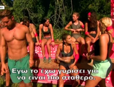 Survivor 2: Χατζίδου και Δαλάκα έχασαν τα «μπουστάκια» τους μετά από ... μακροβούτι (βίντεο)